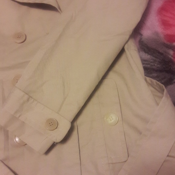 SHORT JACKET  DESIGNED  ITALY. - Picture 6 of 8